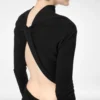 Asymmetrische avondjurk met lange mouwen en gedraaide rug Asymmetrische avondjurk met lange mouwen en gedraaide rug