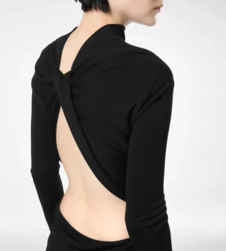 Asymmetrische avondjurk met lange mouwen en gedraaide rug