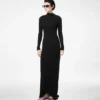 Asymmetrische avondjurk met lange mouwen en gedraaide rug Asymmetrische avondjurk met lange mouwen en gedraaide rug
