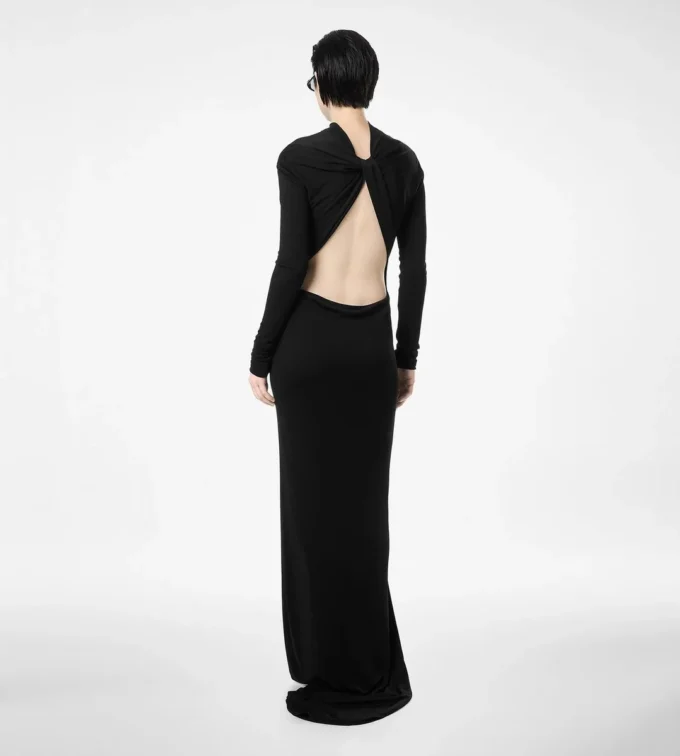Asymmetrische avondjurk met lange mouwen en gedraaide rug Asymmetrische avondjurk met lange mouwen en gedraaide rug