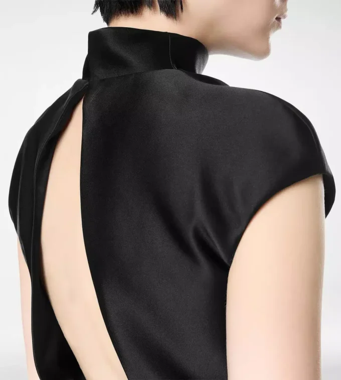Dubbele zijden duchesse playsuit met uitsnijding