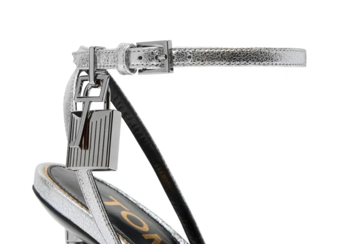 Gelamineerde nappa lederen Padlock Pointy Naked Sandal Gelamineerde nappa lederen Padlock Pointy Naked Sandal