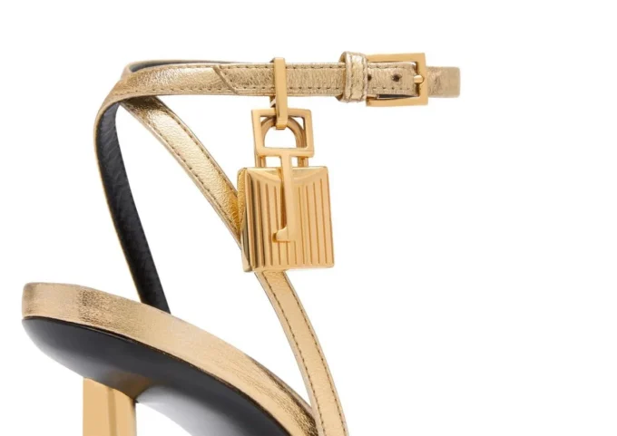 Gelamineerde nappa lederen Padlock Pointy Naked Sandal Gelamineerde nappa lederen Padlock Pointy Naked Sandal