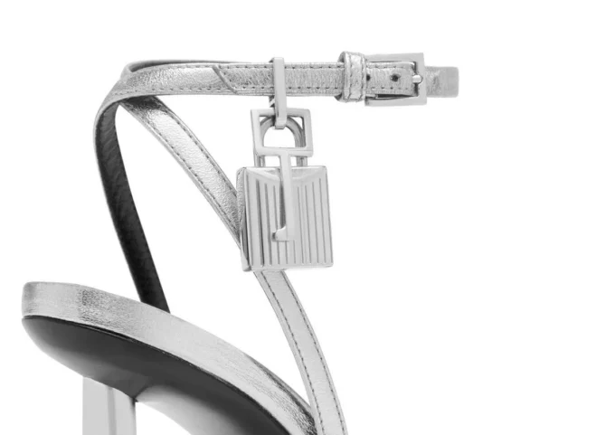 Gelamineerde nappa lederen Padlock Pointy Naked Sandal Gelamineerde nappa lederen Padlock Pointy Naked Sandal