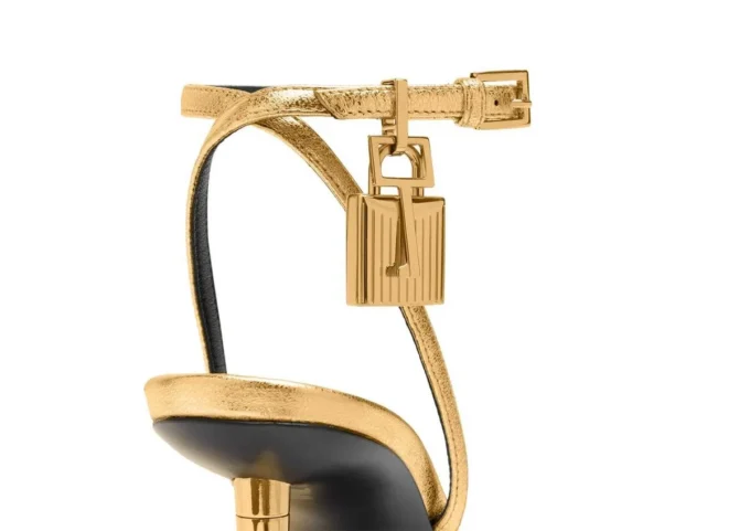 Gelamineerde nappa lederen padlock puntige sandalen 85 mm Gelamineerde nappa lederen padlock puntige sandalen 85 mm