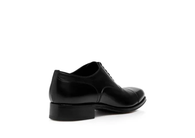 Gepolijst leer Claydon veterschoen