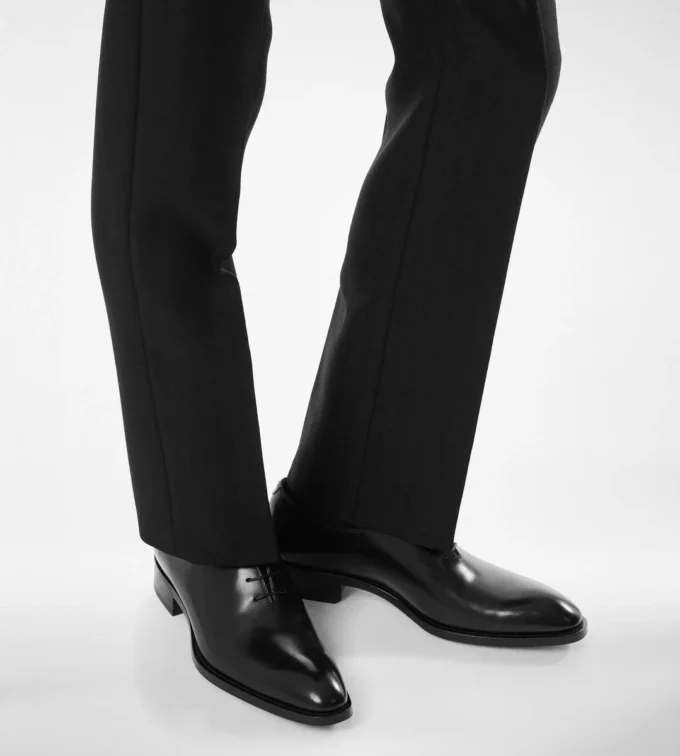 Gepolijste leren veterschoen Gepolijste leren veterschoen
