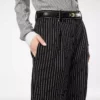 Gestreepte wollen katoenen Barathea relaxte geplooide rechte broek Gestreepte wollen katoenen Barathea relaxte geplooide rechte broek