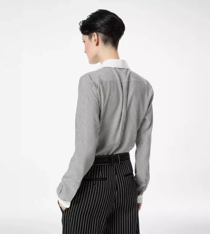 Gestreepte zijden blouse met contrasterende details Gestreepte zijden blouse met contrasterende details