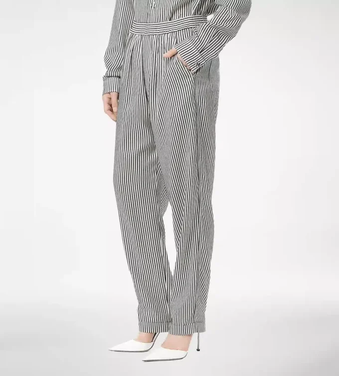 Gestreepte zijden pyjamabroek met biezen Gestreepte zijden pyjamabroek met biezen