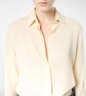Gewassen zijden georgette shirt met ton-sur-ton geborduurd TF-logo