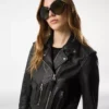 Glanzend plonge leren motorjack Glanzend plonge leren motorjack