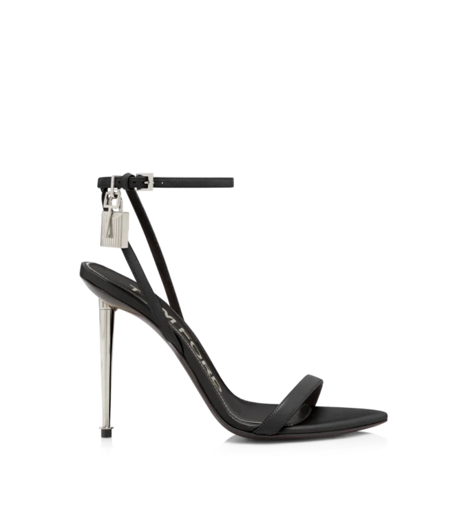 Glanzende leren sandalen met puntige neus en open hiel Glanzende leren sandalen met puntige neus en open hiel