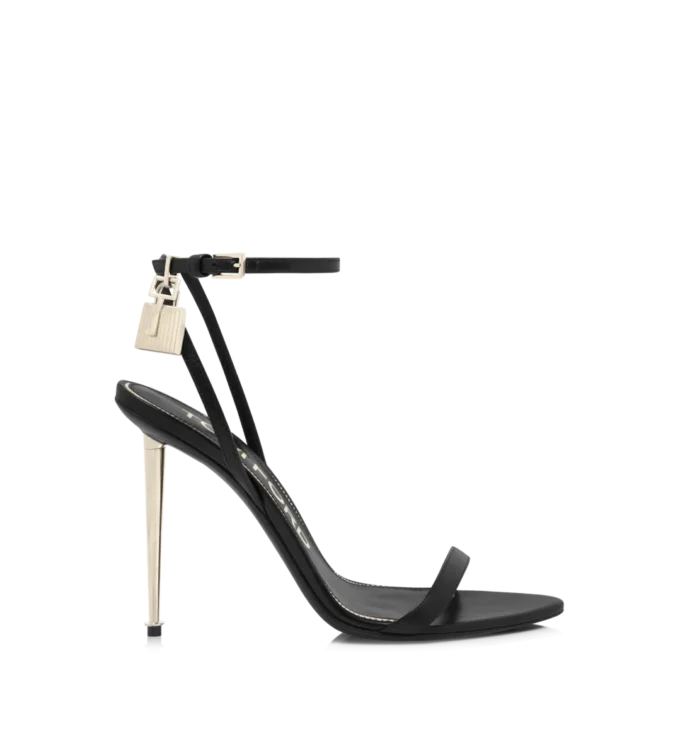 Glanzende leren sandalen met puntige neus en open hiel Glanzende leren sandalen met puntige neus en open hiel