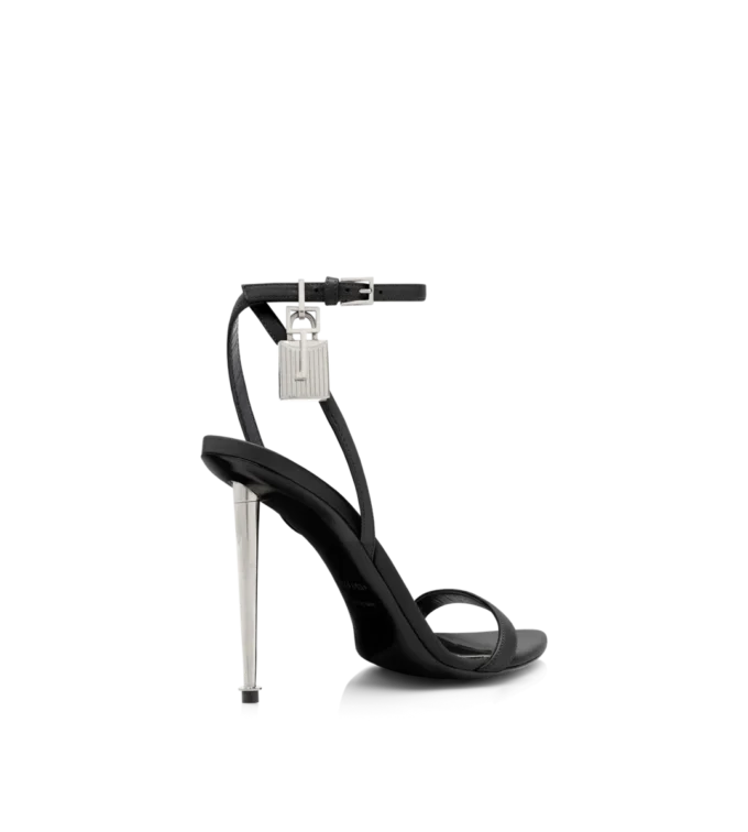 Glanzende leren sandalen met puntige neus en open hiel Glanzende leren sandalen met puntige neus en open hiel