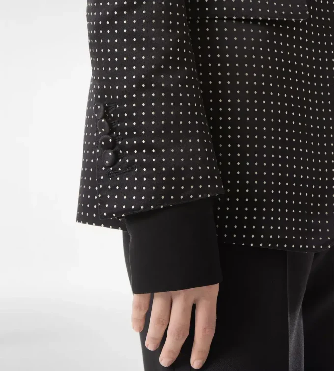 Jacquard polkadot duchesse jasje met enkele rij knopen Jacquard polkadot duchesse jasje met enkele rij knopen