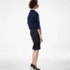 Knie-lange getailleerde denim rok