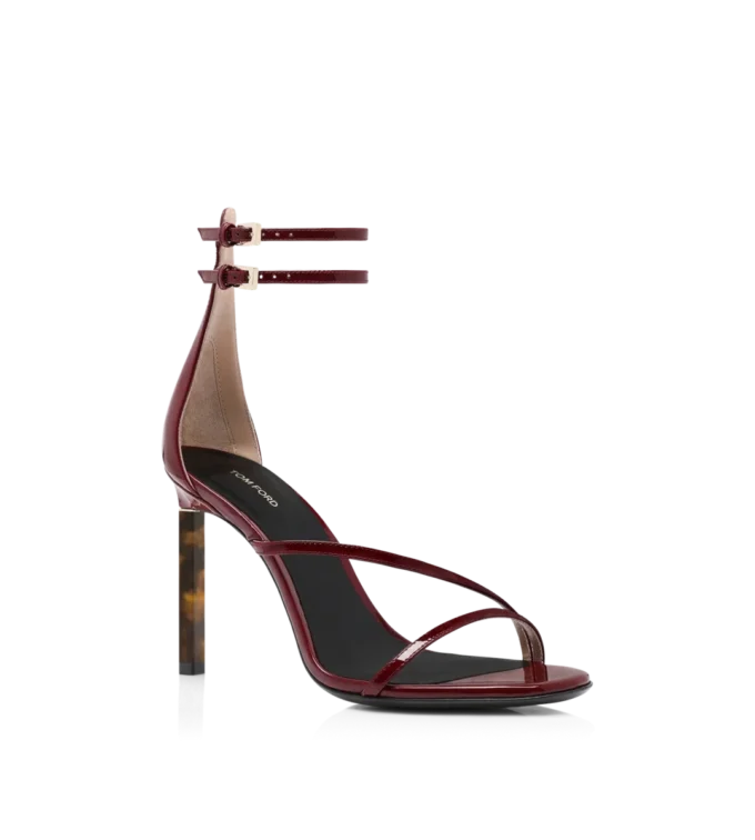 Lakleren sandalen met enkelbandje Lakleren sandalen met enkelbandje