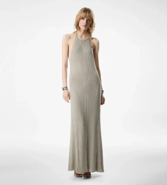 Lange halterjurk met open rug en Tom Ford metalen plaatje Lange halterjurk met open rug en Tom Ford metalen plaatje