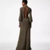 Lange jurk met V-hals en open rug Lange jurk met V-hals en open rug