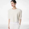 Merino kasjmier T-shirt met ronde hals en zijden chenille reliëf met pythonmotief Merino kasjmier T-shirt met ronde hals en zijden chenille reliëf met pythonmotief