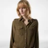 Militair shirt met zakken aan de voorkant Militair shirt met zakken aan de voorkant
