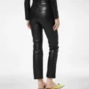 Nappaleren broek met vijf zakken en Tf-logo in reliëf Nappaleren broek met vijf zakken en Tf-logo in reliëf