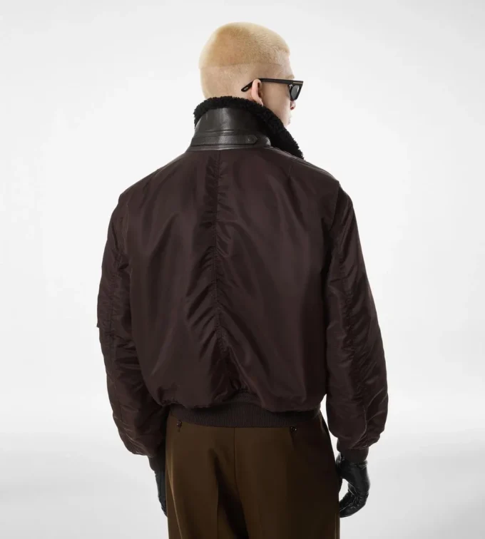 Nylon bomberjack met schapenvachtkraag Nylon bomberjack met schapenvachtkraag
