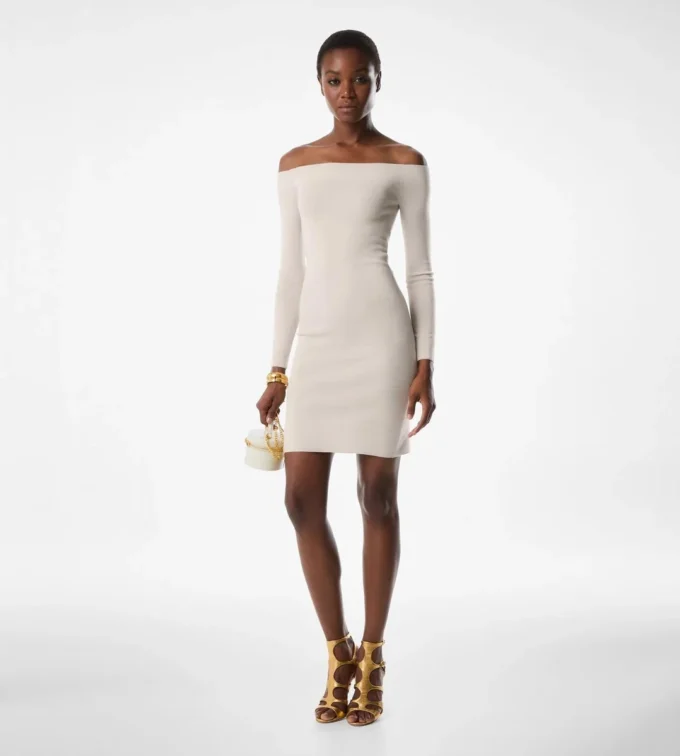 Off-shoulder jurk