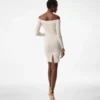 Off-shoulder jurk