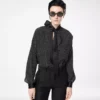 Polkadot zijden crêpe de chine lavallière tuniek met smokingdetails