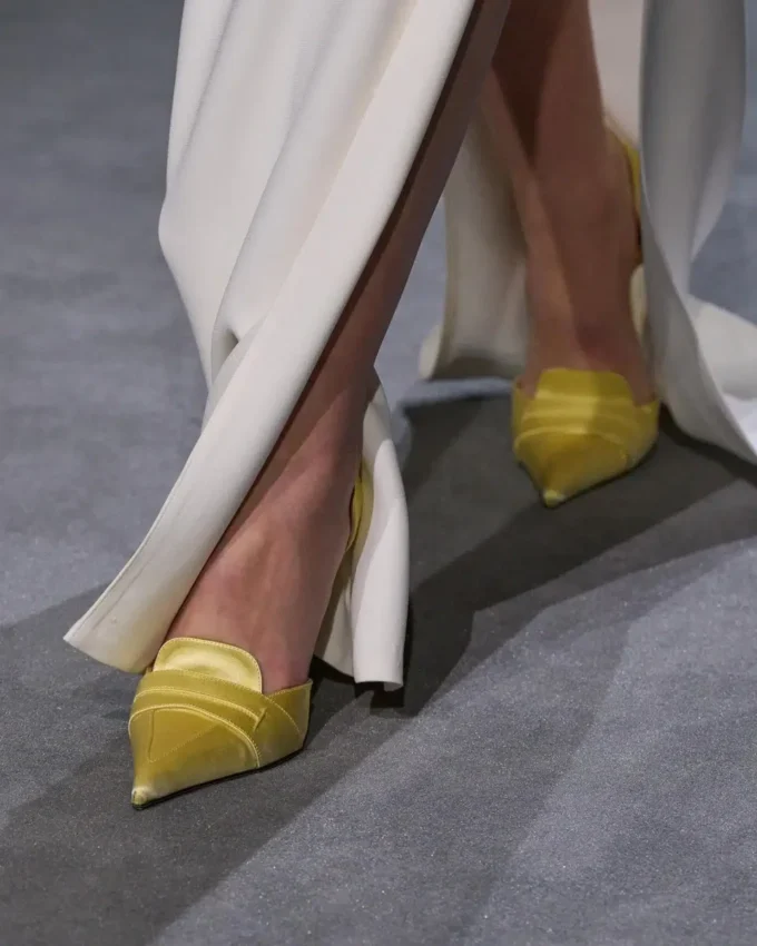 Satijnen Eva D’Orsay-pumps Satijnen Eva D’Orsay-pumps