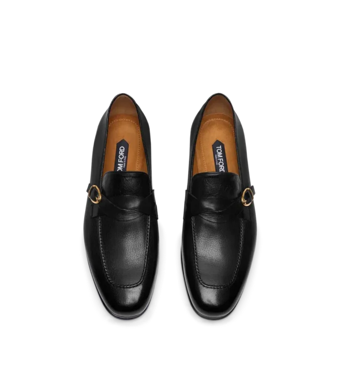 Soepele generfde lederen Gigi Twisted Band Buckle Loafer Soepele generfde lederen Gigi Twisted Band Buckle Loafer