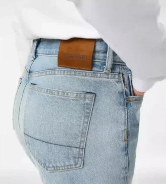 Stonewashed denim broek met rechte pijpen Stonewashed denim broek met rechte pijpen