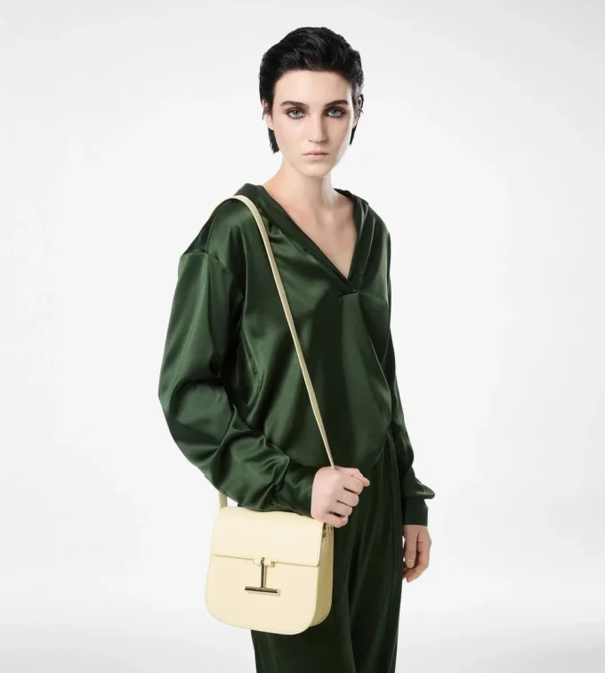 Tara Mini Crossbody van generfd leer Tara Mini Crossbody van generfd leer