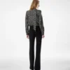Zijden blouse met lange mouwen, V-hals en lavallière Zijden blouse met lange mouwen, V-hals en lavallière