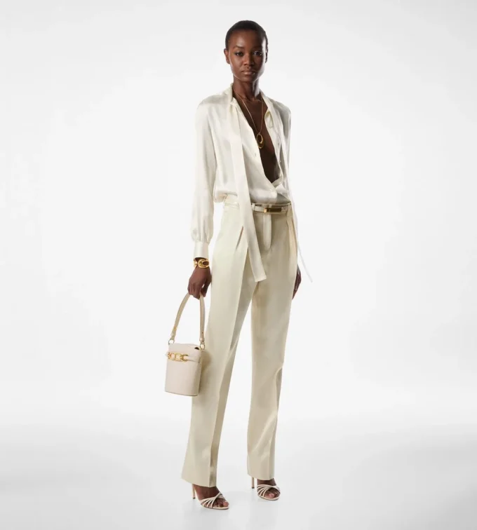 Zijden en wollen twill pantalon met plooien Zijden en wollen twill pantalon met plooien