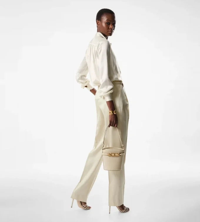 Zijden en wollen twill pantalon met plooien Zijden en wollen twill pantalon met plooien