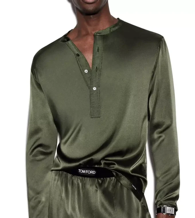 Zijden pyjamashirt met henleykraag 