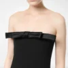 Zware crêpe Envers satijnen strapless cocktailjurk met strikdetail Zware crêpe Envers satijnen strapless cocktailjurk met strikdetail